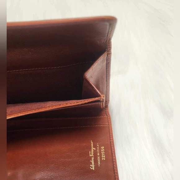 Used condition Salvatore Ferragamo Leather Wallet with dust bag (not original) - Picture 4 of 7